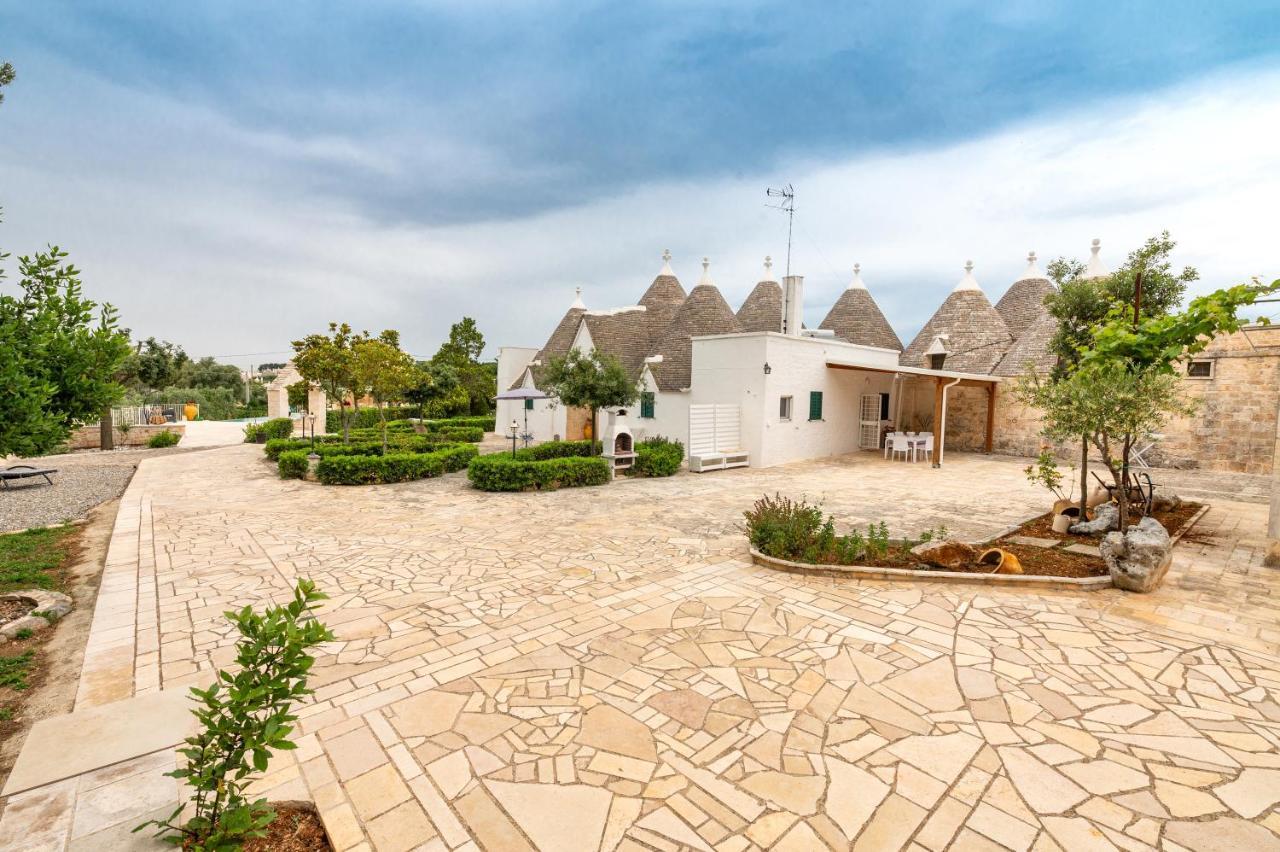 Trullo Il Focolare In Masseria Cisternino Kültér fotó