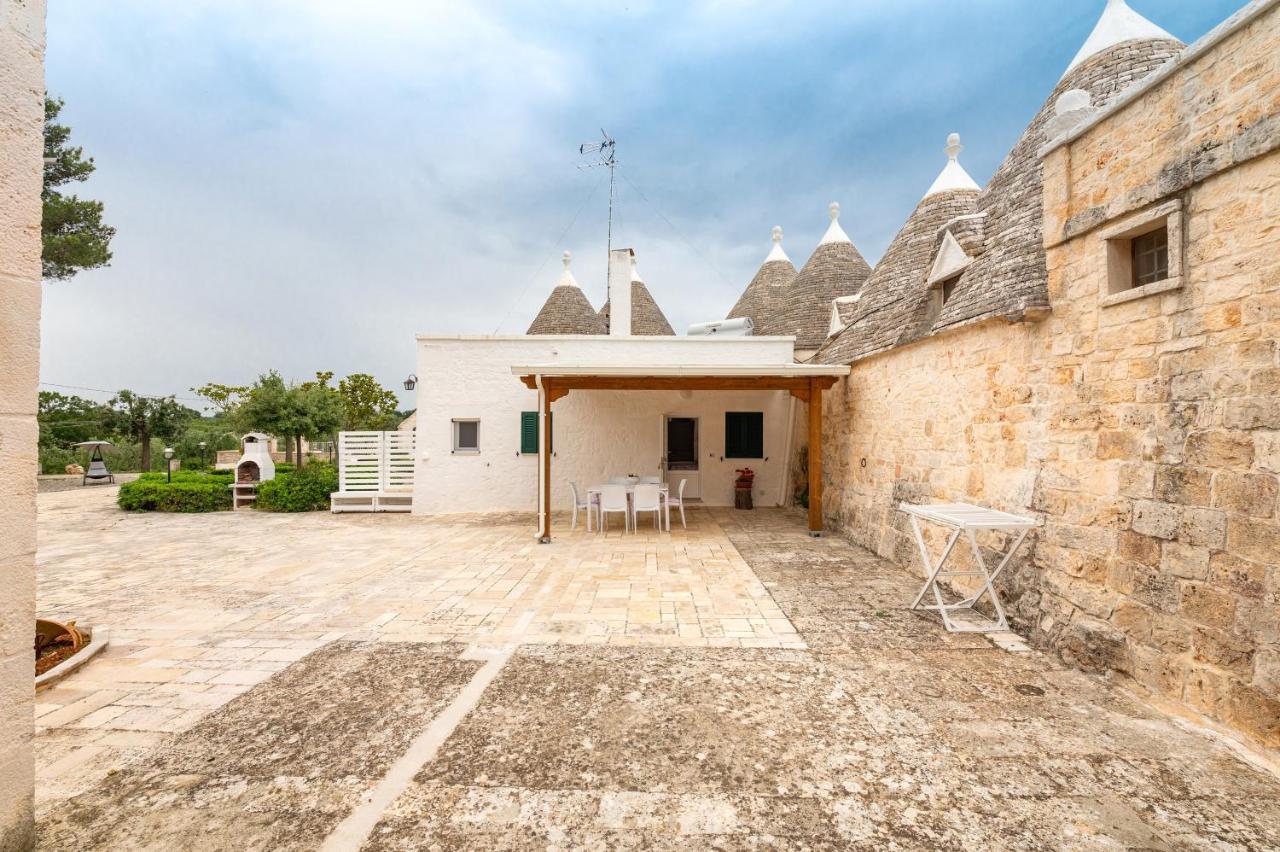 Trullo Il Focolare In Masseria Cisternino Kültér fotó